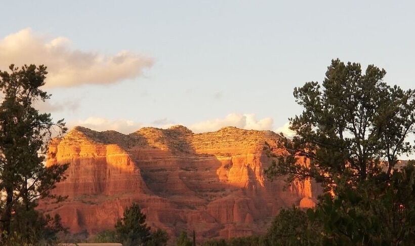 تختخواب و صبحانه The Sedona Dream Maker