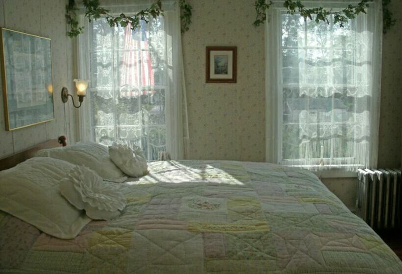 Nichols Guest House B & B