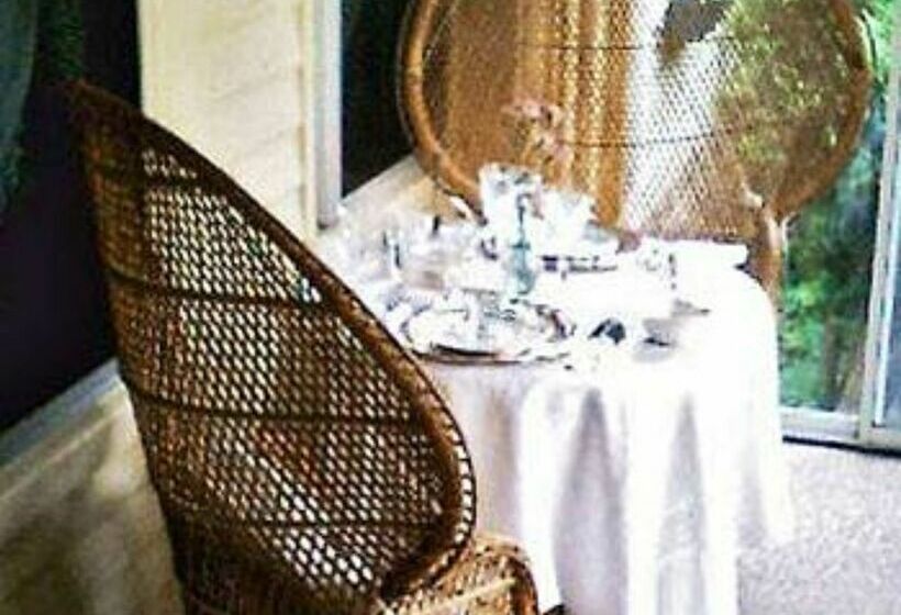 Nichols Guest House B & B