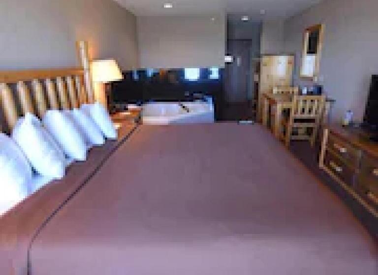 Bridge Vista Beach Hotel And Convention Center