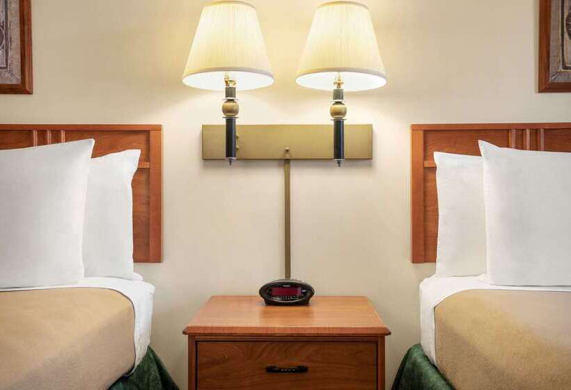 ホテル Baymont By Wyndham Buffalo