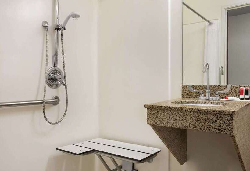 ホテル Baymont By Wyndham Buffalo