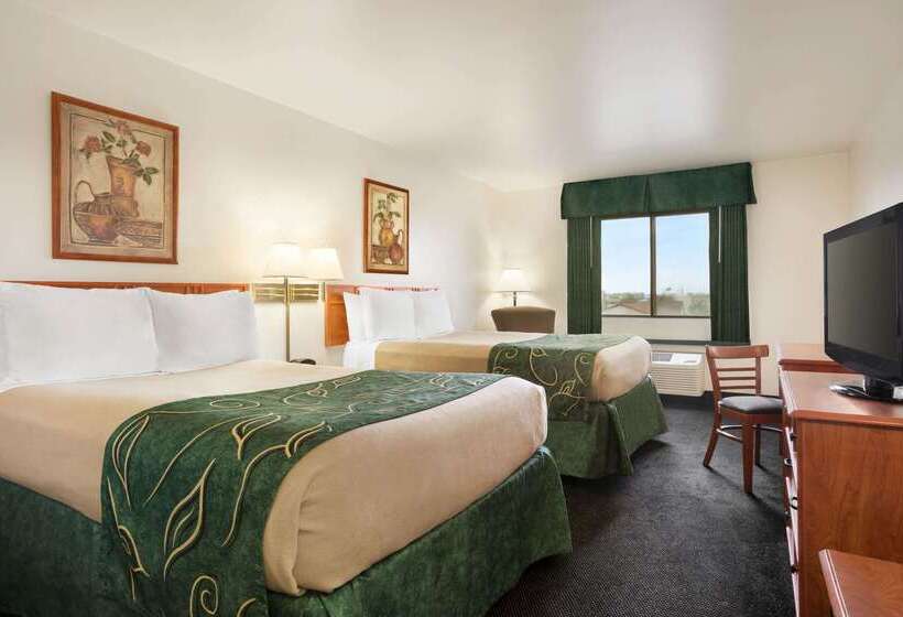 ホテル Baymont By Wyndham Buffalo