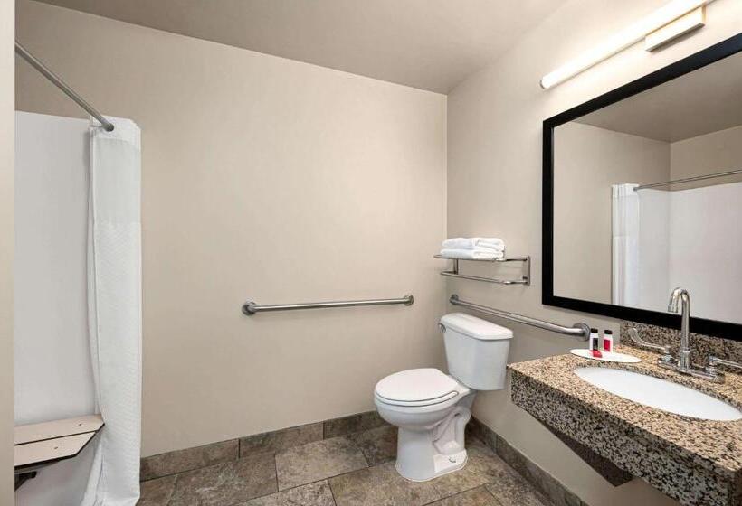 ホテル Baymont By Wyndham Buffalo