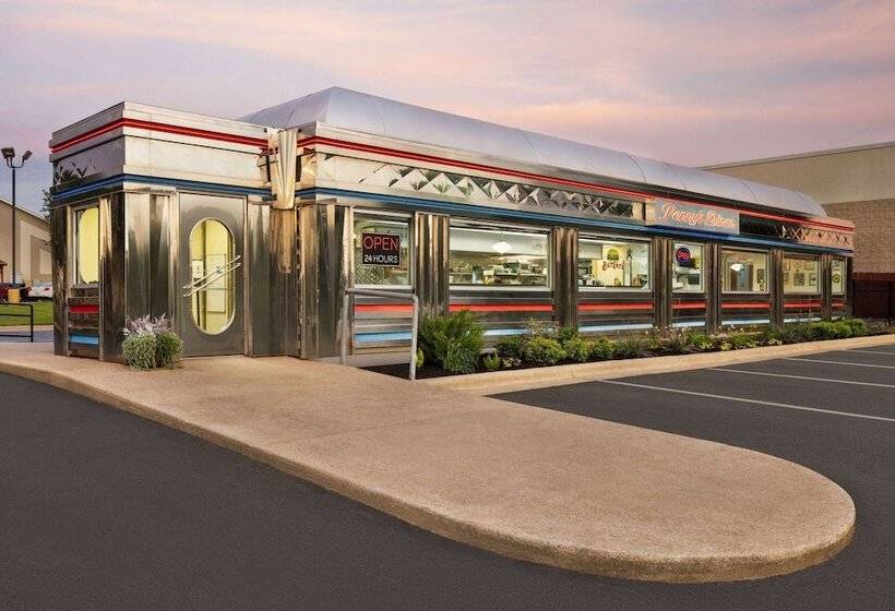 בית מלון כפרי Baymont By Wyndham Hearne