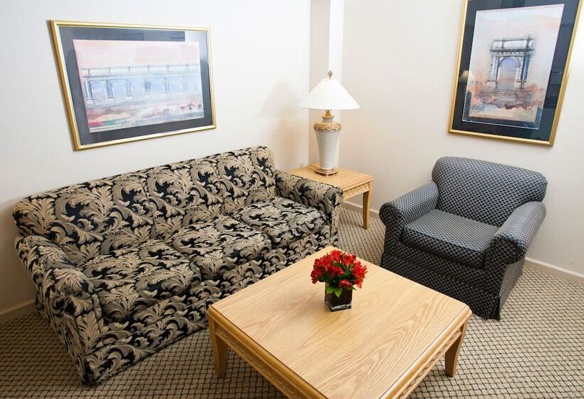 هتل Bella Vista Suites Lake Geneva