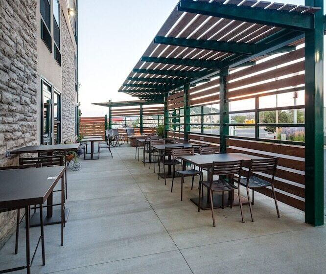 בית מלון כפרי Boothill Inn And Suites