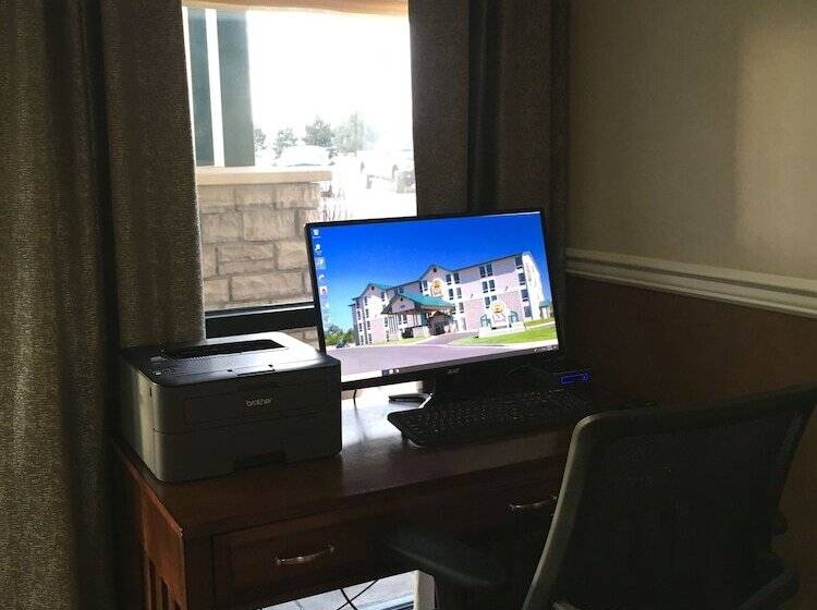 בית מלון כפרי Boothill Inn And Suites