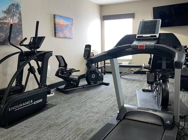 בית מלון כפרי Boothill Inn And Suites