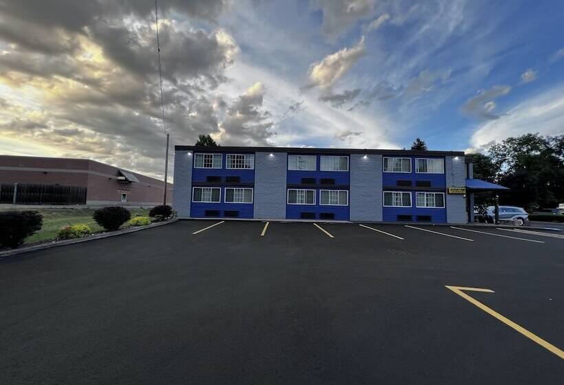 فندق Budget Inn Bath