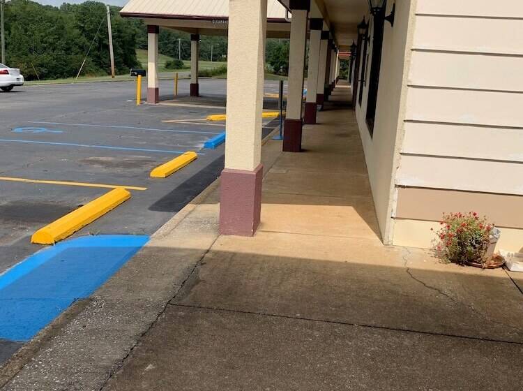 فندق Budget Inn & Suites  Talladega