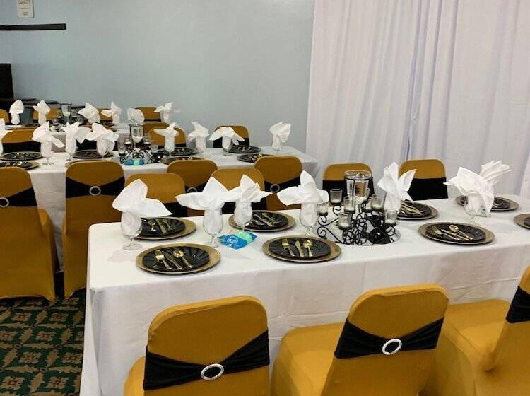 فندق Budget Inn & Suites  Talladega