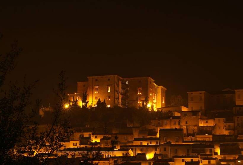 בית מלון כפרי Castello Chiola