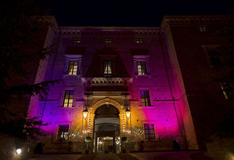 בית מלון כפרי Castello Chiola