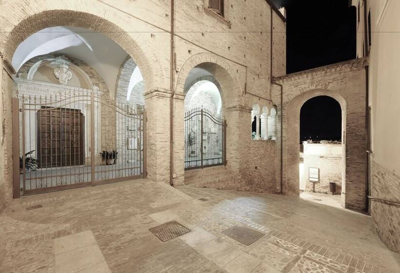 בית מלון כפרי Castello Chiola