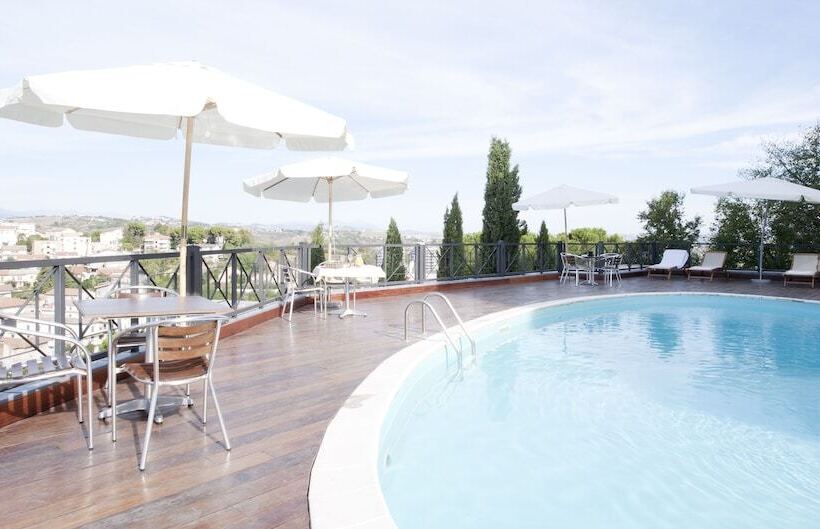 בית מלון כפרי Castello Chiola