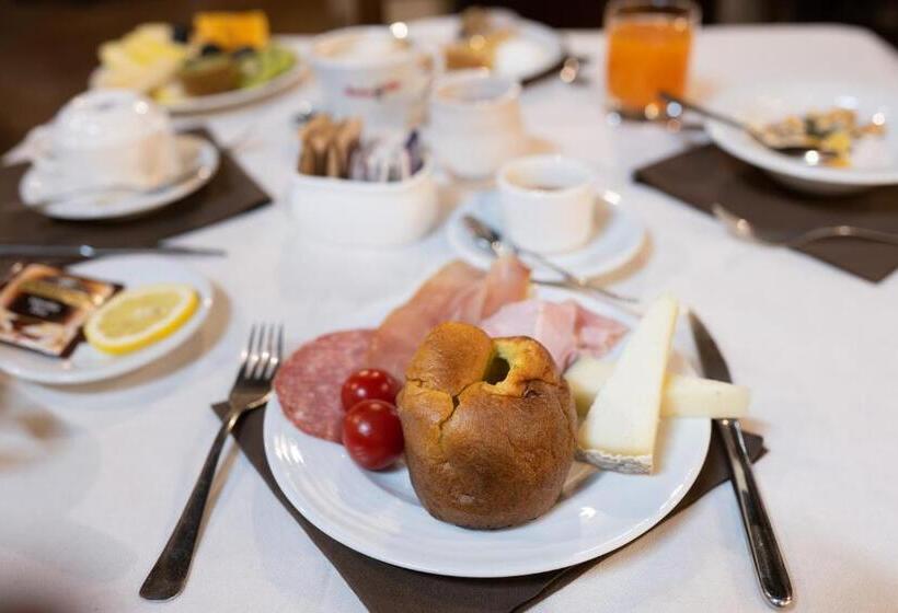 ホテル Palazzo Viviani Castello Di Montegridolfo