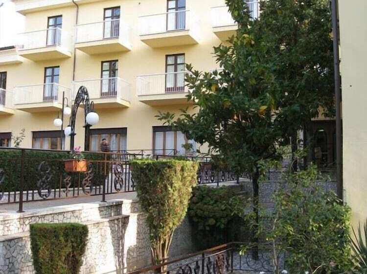 בית מלון כפרי Certosa