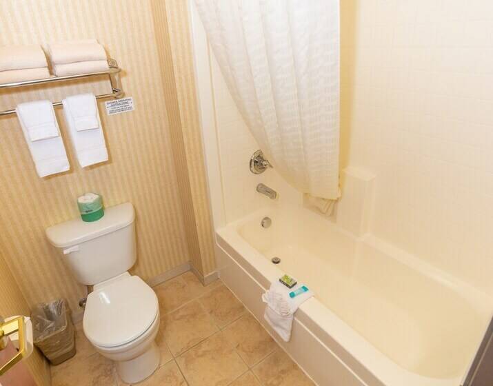 فندق Clatskanie River Inn