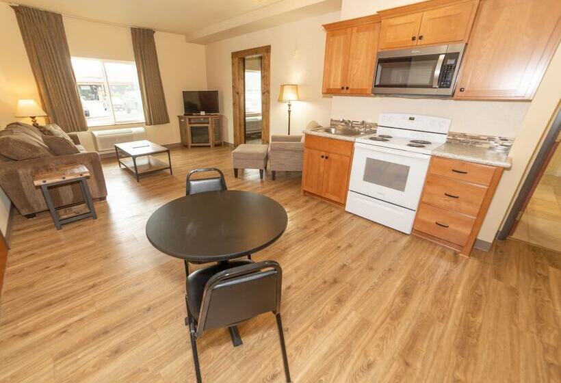 فندق Clatskanie River Inn