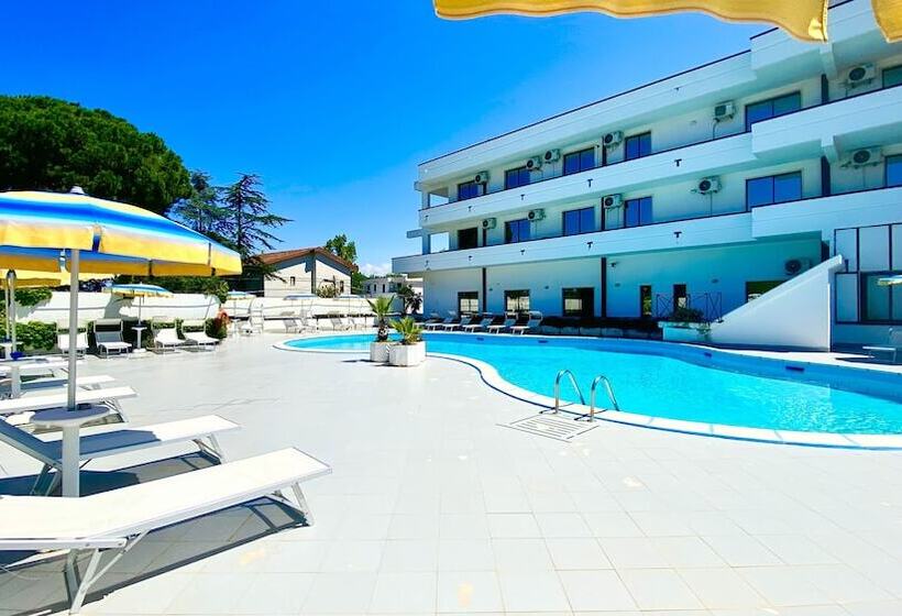 Отель Club Clorinda Nuova Gestione 2024