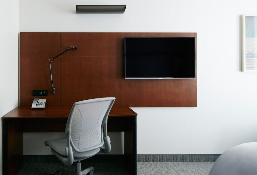 Club Quarters Hotel Downtown, Houston