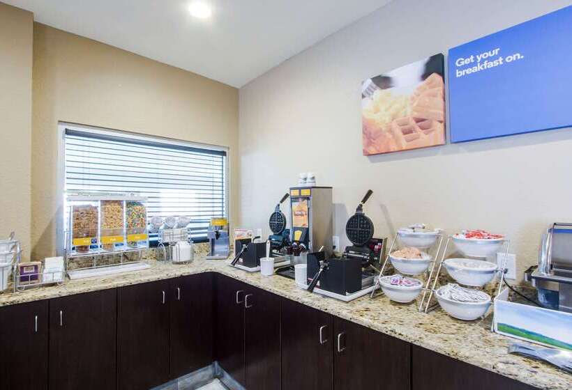 酒店 Comfort Inn & Suites Bellevue Omaha Offutt Afb