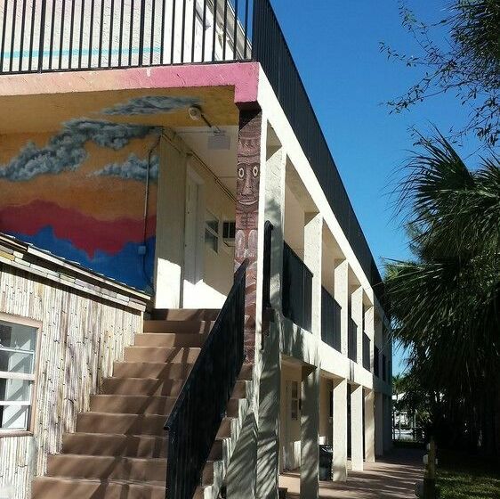 בית מלון כפרי The Bay Inn At Lani Kai