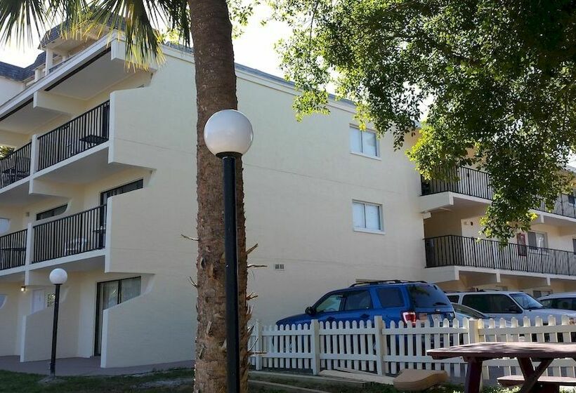 בית מלון כפרי The Bay Inn At Lani Kai