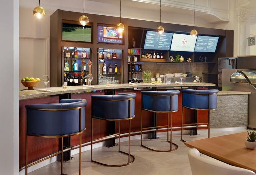 هتل Courtyard By Marriott New Orleans French Quarter/iberville