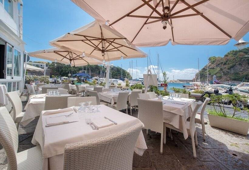 Отель Crescenzo