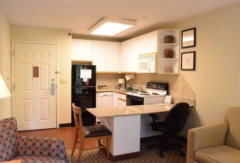 Отель Cresthill Suites Syracuse