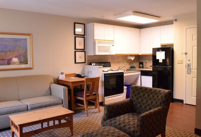 Отель Cresthill Suites Syracuse