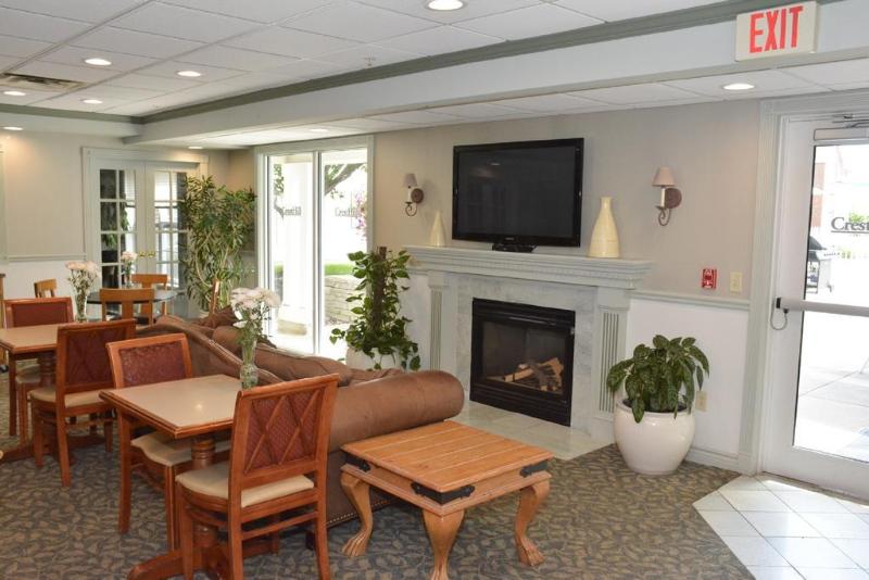 Отель Cresthill Suites Syracuse