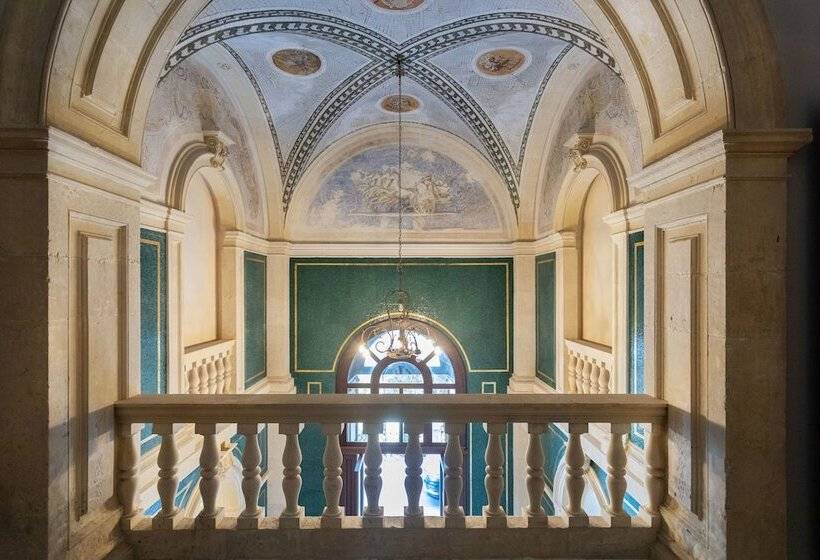 Grand Hotel Des Etrangers