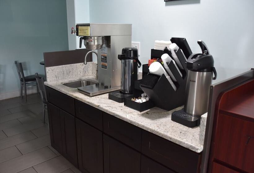 酒店 Destin Inn & Suites