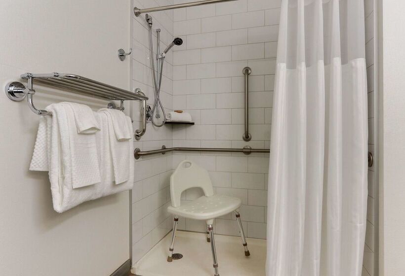 هتل Doubletree By Hilton St. Louis Forest Park
