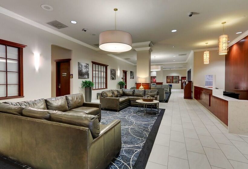 ホテル Doubletree By Hilton St. Louis Forest Park