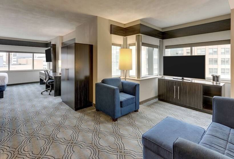 ホテル Doubletree By Hilton St. Louis Forest Park