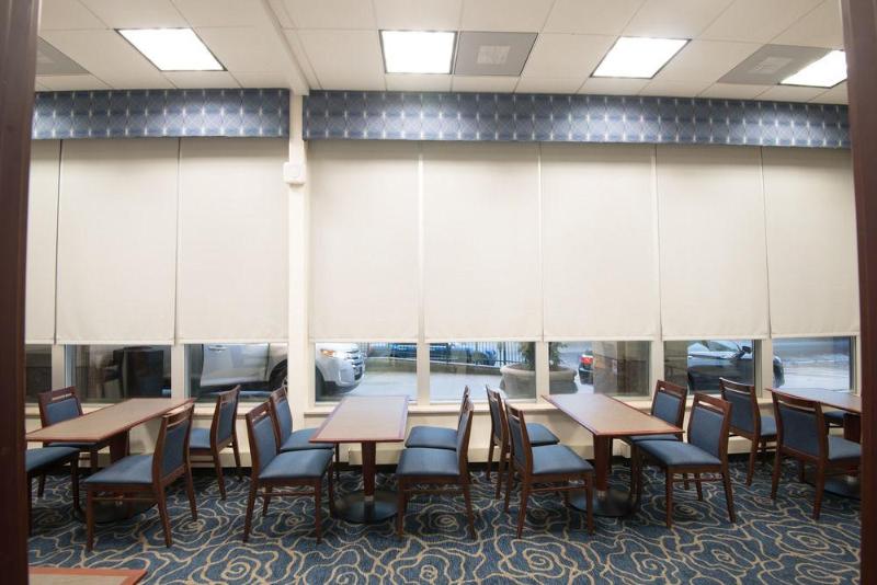هتل Doubletree By Hilton St. Louis Forest Park