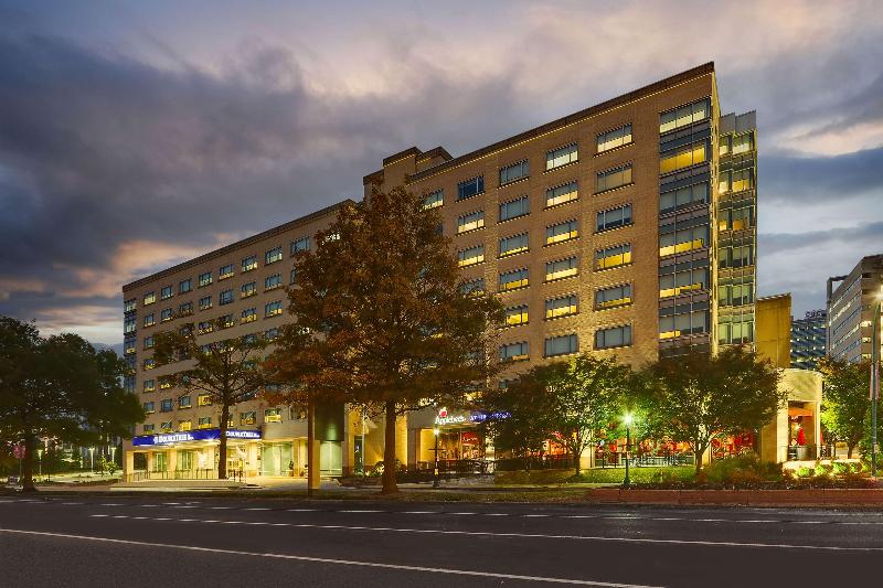 ホテル Doubletree By Hilton St. Louis Forest Park