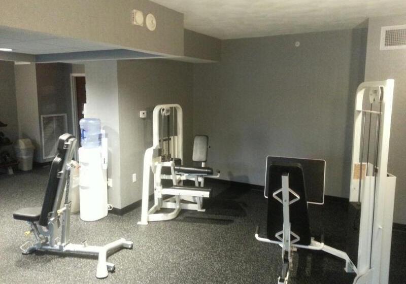 ホテル Doubletree By Hilton St. Louis Forest Park