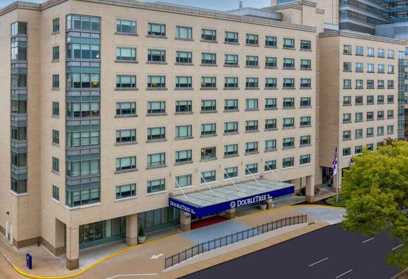 هتل Doubletree By Hilton St. Louis Forest Park
