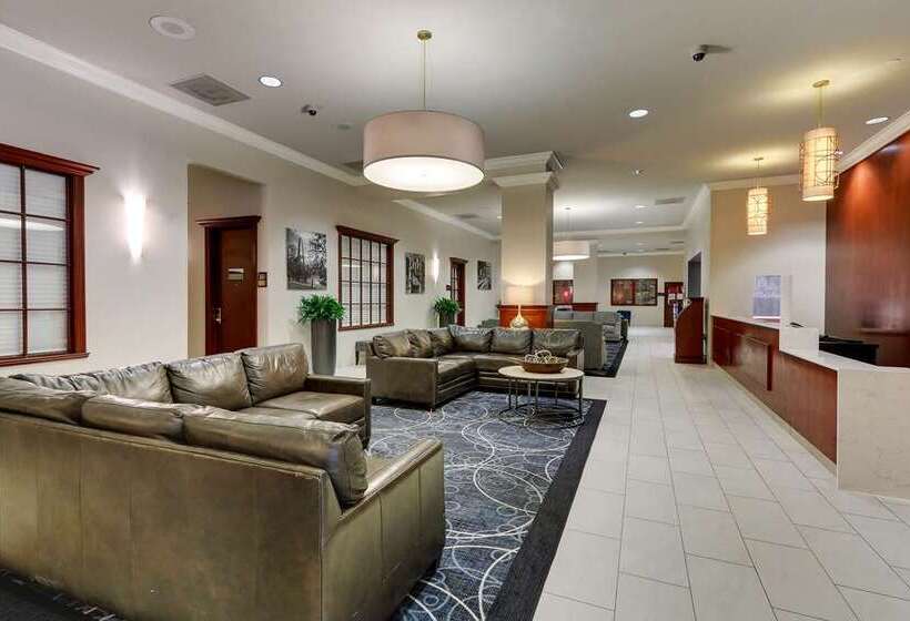 هتل Doubletree By Hilton St. Louis Forest Park