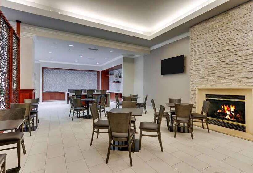 ホテル Doubletree By Hilton St. Louis Forest Park