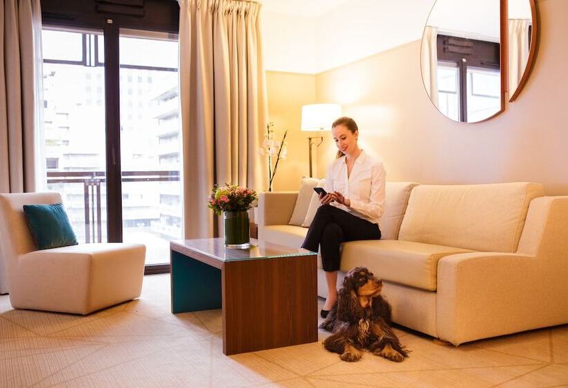 בית מלון כפרי Fraser Suites Paris La Défense