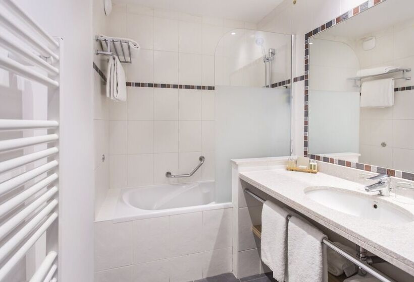 בית מלון כפרי Fraser Suites Paris La Défense