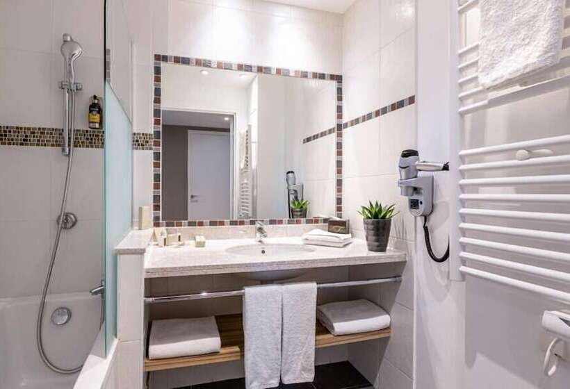 בית מלון כפרי Fraser Suites Paris La Défense