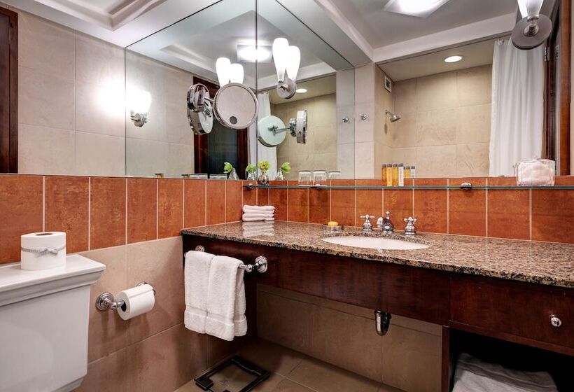 Giraffe By Library Hotel Collection