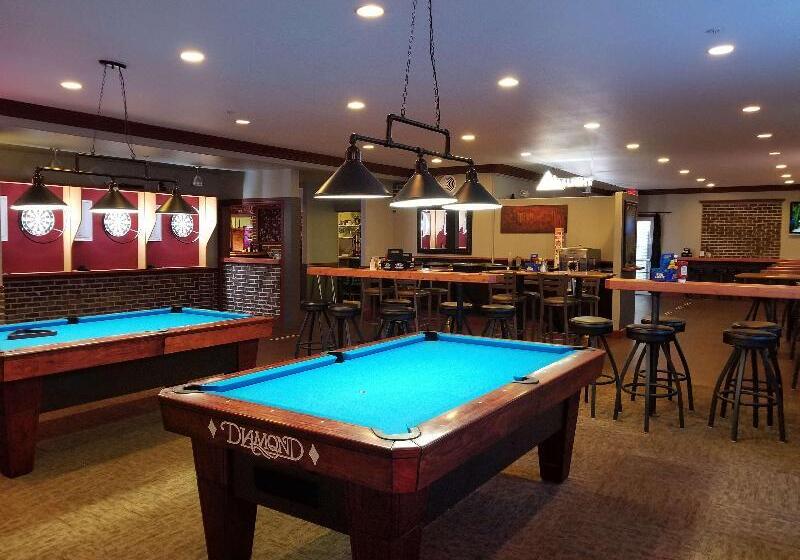 فندق Grand View Inn & Suites